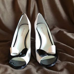Open-toe black & white pumps